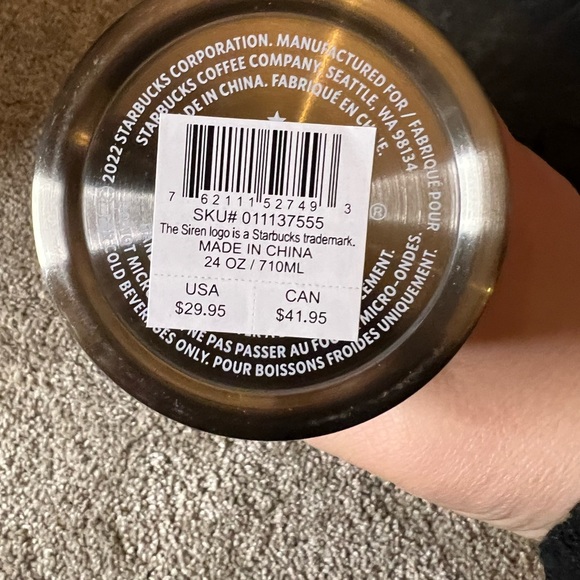 Starbucks 2022 Holiday Metallic Silver ‘Textured’ Spiral SS Venti Tumbler - Picture 4 of 4